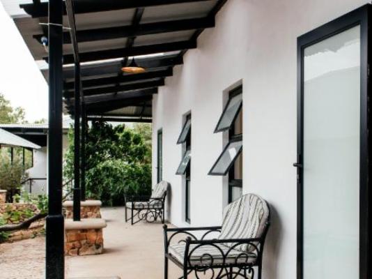 Jodev Farmstay - Patio