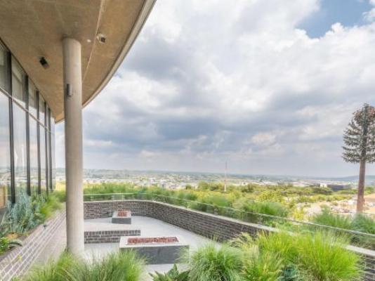 Lux @ Ellipse Galelileo - Neighbourhood