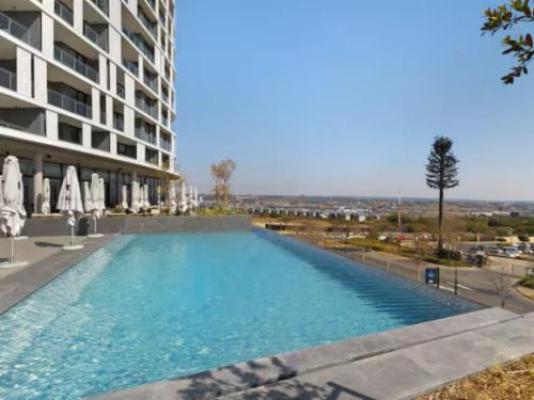 Lux @ Ellipse Galelileo - Swimming pool