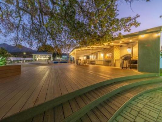 Luxcape Leo Sky Farm - Property / Building