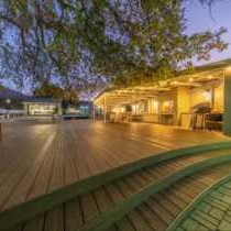 Luxcape Leo Sky Farm - Property / Building