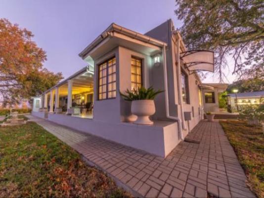 Luxcape Leo Sky Farm - Property / Building