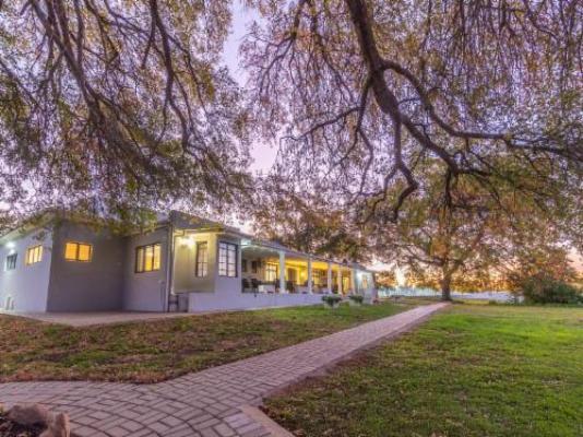 Luxcape Leo Sky Farm - Property / Building