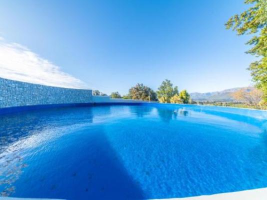 Luxcape Leo Sky Farm - Swimming pool