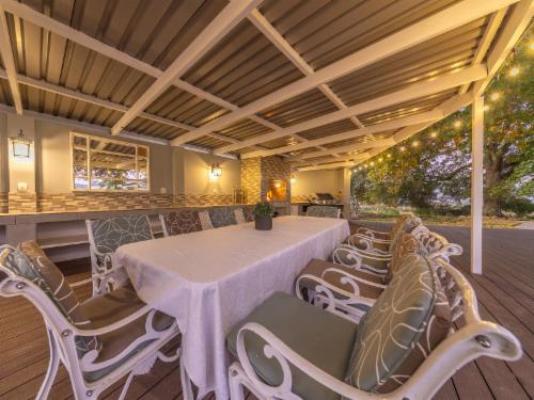 Luxcape Leo Sky Farm - Dining area