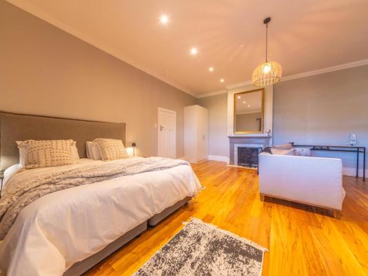 Room image 9