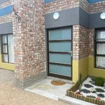 P Wake Luna Guest house - Facade or entrance