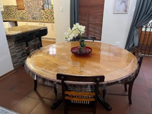 Mesnard @ Gino 6 - Dining area