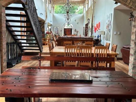 20 At Meul - Dining area