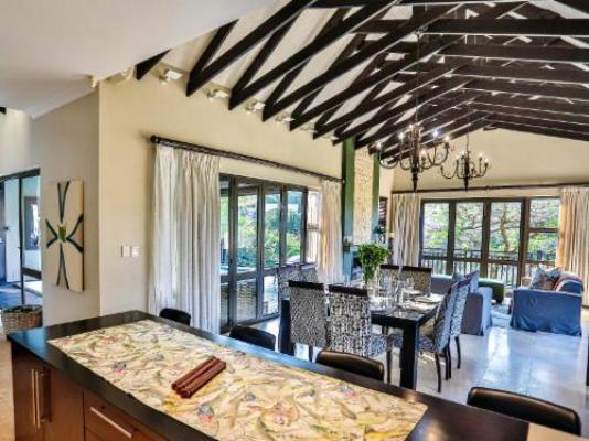 7 Lemonwood At Zimbali Luxury Villa - Living Room