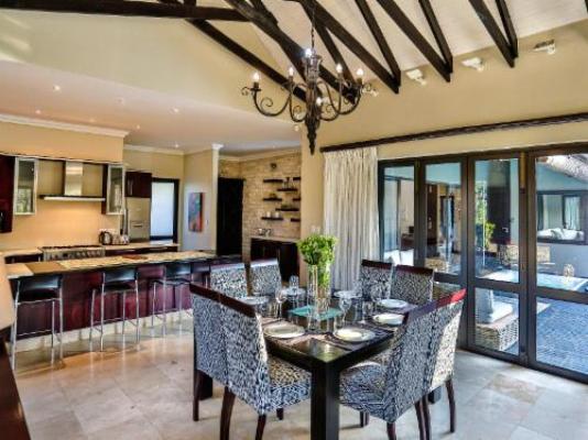 7 Lemonwood At Zimbali Luxury Villa - Breakfast area