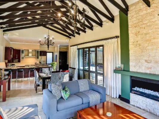 7 Lemonwood At Zimbali Luxury Villa - Living Room