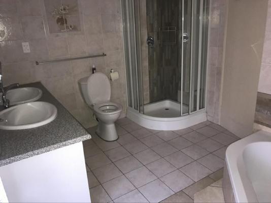 Aark Guest Lodge - 253080