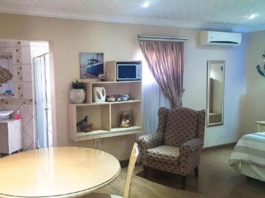 Aark Guest Lodge - 253081