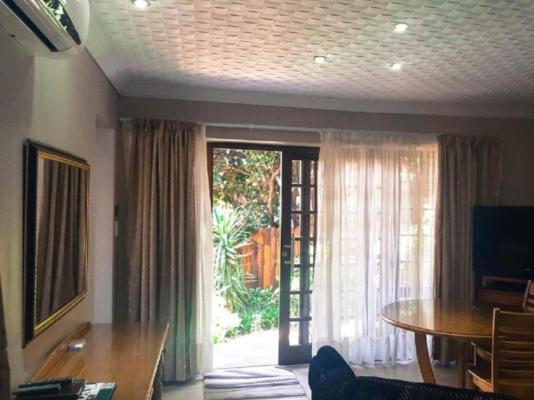 Aark Guest Lodge - 253085