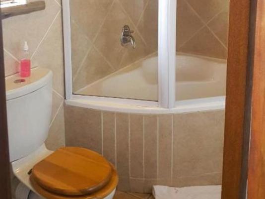 Aark Guest Lodge - 253093