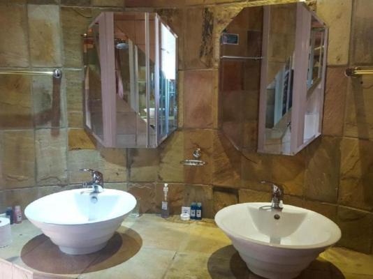 Aark Guest Lodge - 253099