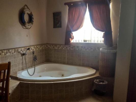 Aark Guest Lodge - 253104