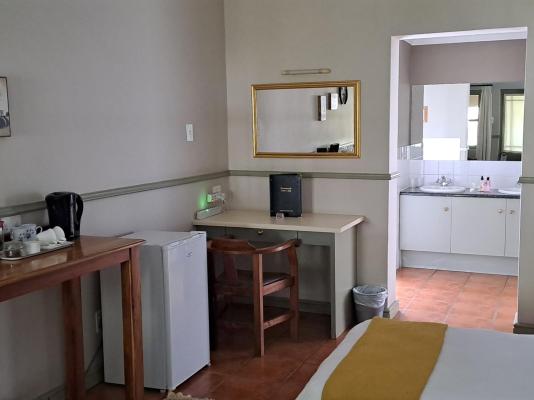 Housemartin Guest Lodge - 253157