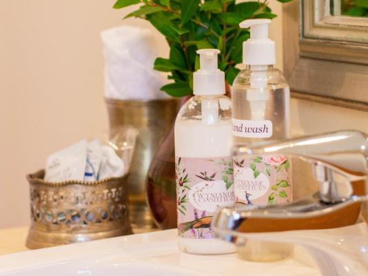 5 Seasons Guest House - 253539