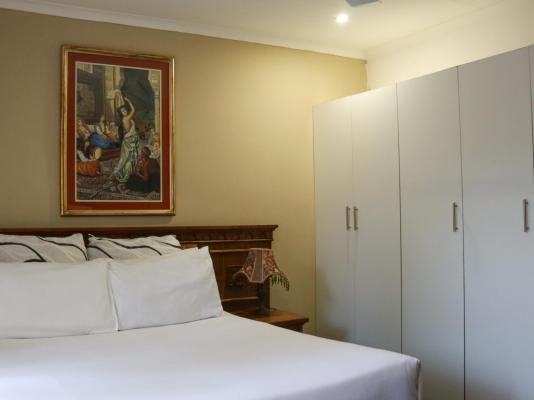 Golden Lantern Town Lodge - 253607