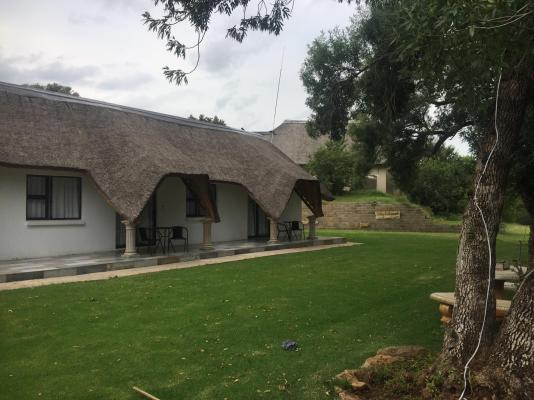 Loch Athlone Overnight Accommodation - 253689