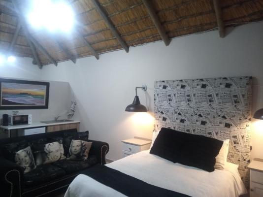 Loch Athlone Overnight Accommodation - 253730