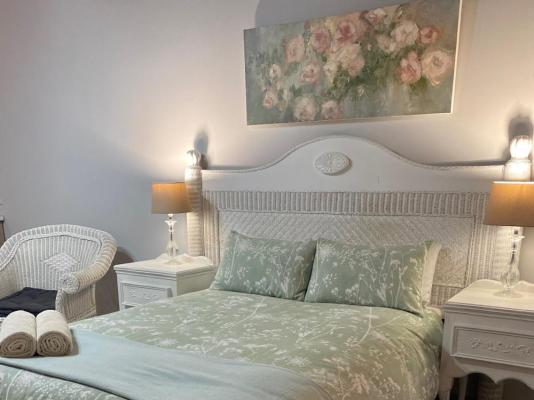 Loch Athlone Overnight Accommodation - 253738