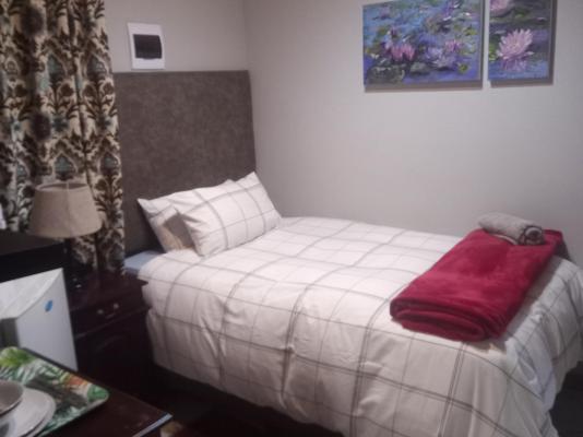 Loch Athlone Overnight Accommodation - 253745