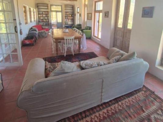 Droogeland - Living Room