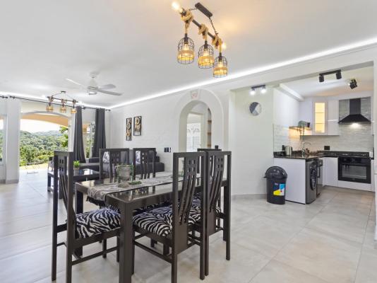 Montego Bay 32 and 9 - 253968