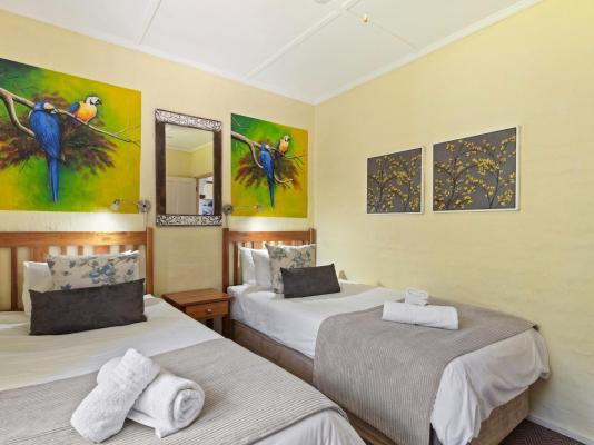 Montego Bay 32 and 9 - 253978