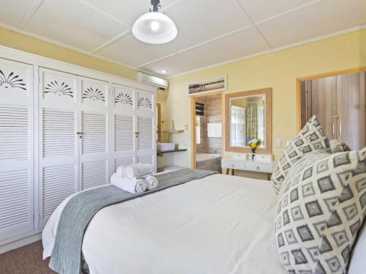 Montego Bay 32 and 9 - 253983