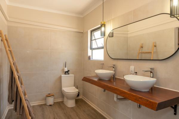 Chestnut Country Lodge - 254108