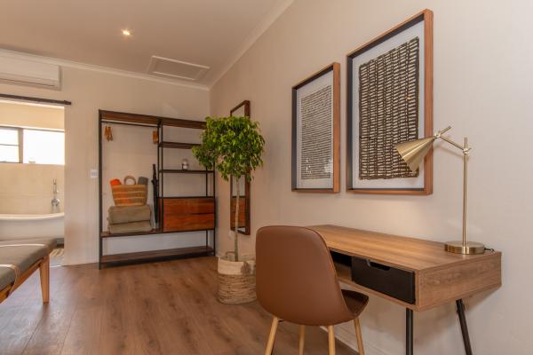 Chestnut Country Lodge - 254115