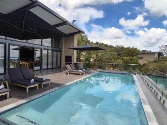 Vula Valla Game & Safaris - Pool view