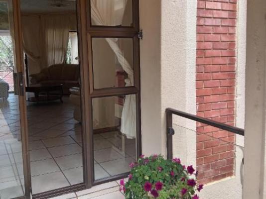 Book a House 14 - Decorative detail