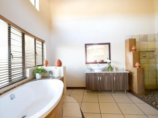 La Roca Guest House - 254476