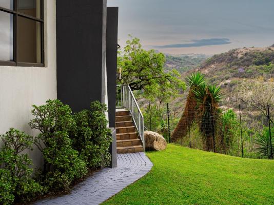 La Roca Guest House - 254500