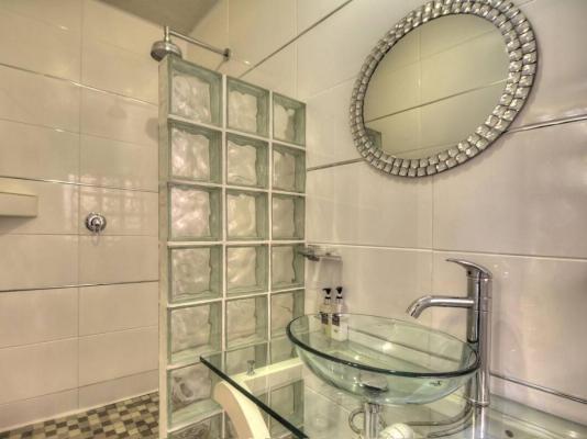 La Roca Guest House - 254504