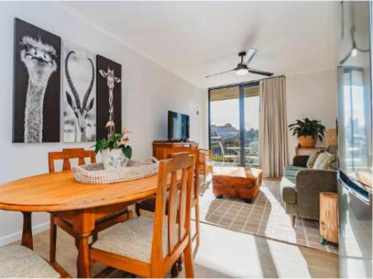 The Meadows - Dining area