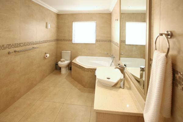 4 On Blue, Langebaan, 6-Sleeper - 254691