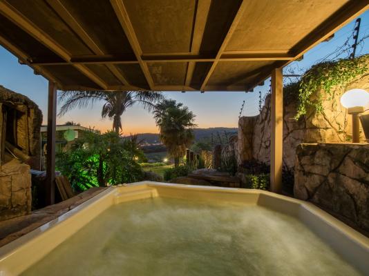 Map's View Guesthouse - 255000