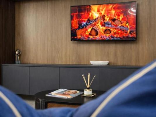 13 on Tenth - Communal lounge/ TV room