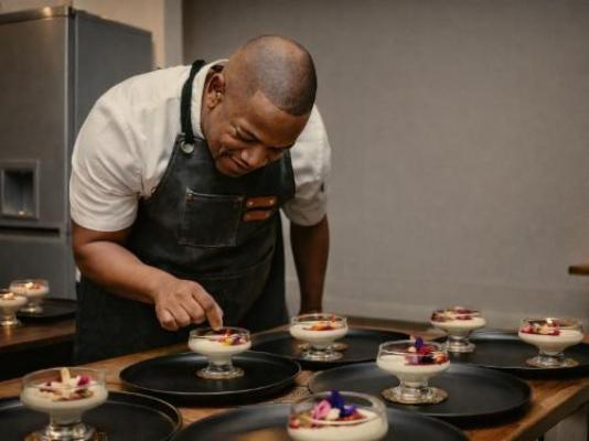 13 on Tenth - Dining area