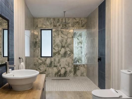 13 on Tenth - 255143