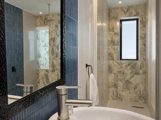 13 on Tenth - 255147