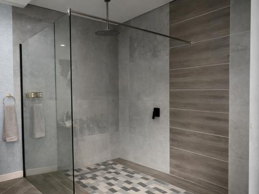 13 on Tenth - 255178