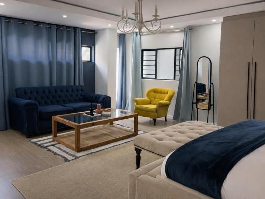 13 on Tenth - 255184