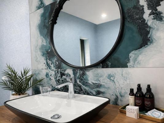 13 on Tenth - 255196